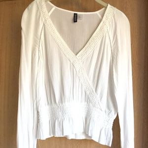 H&M 100% VISCOSE WHITE GAUZE V-NECK BLOUSE